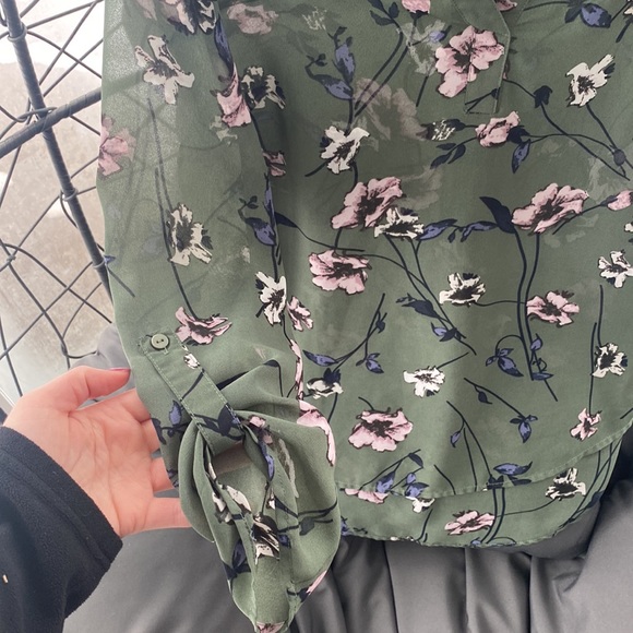 Pretty patterned blouse - Picture 3 of 3